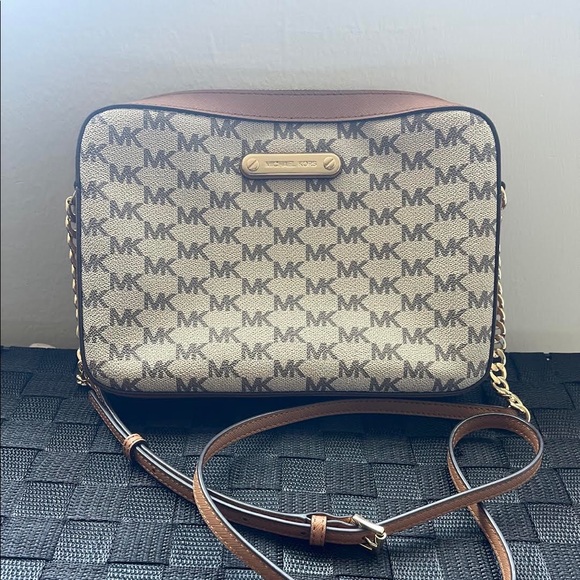 Michael Kors Handbags - Michael Kors Medium Logo Camera Bag